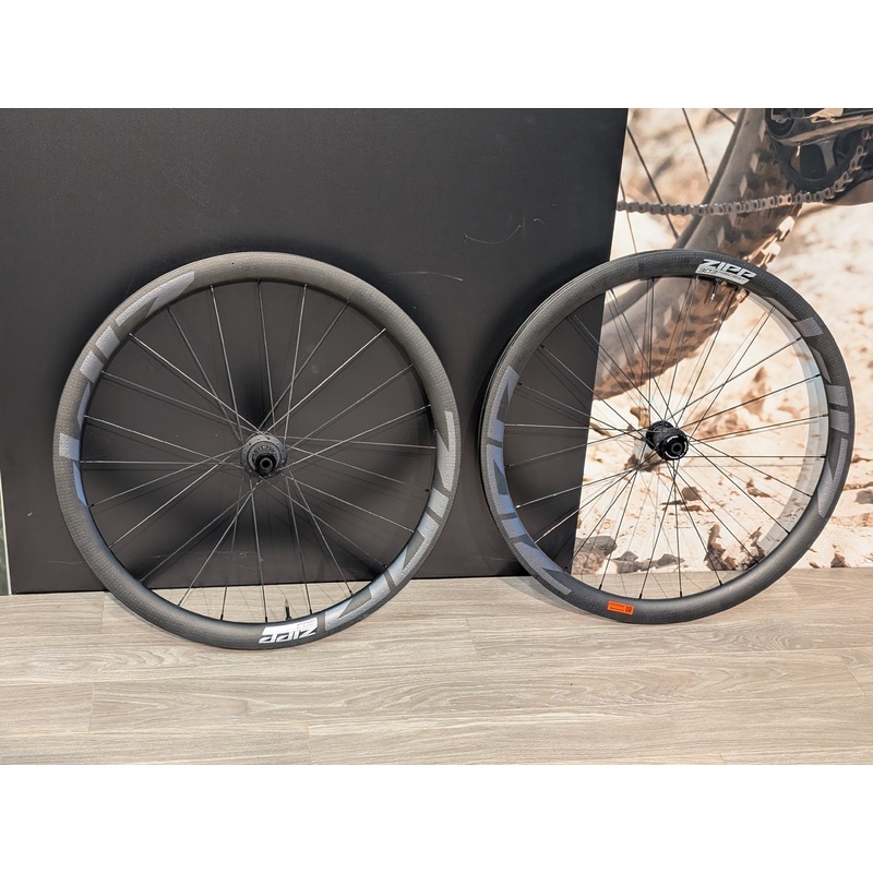 Zipp 303 Firecrest V2 Pre-Owned